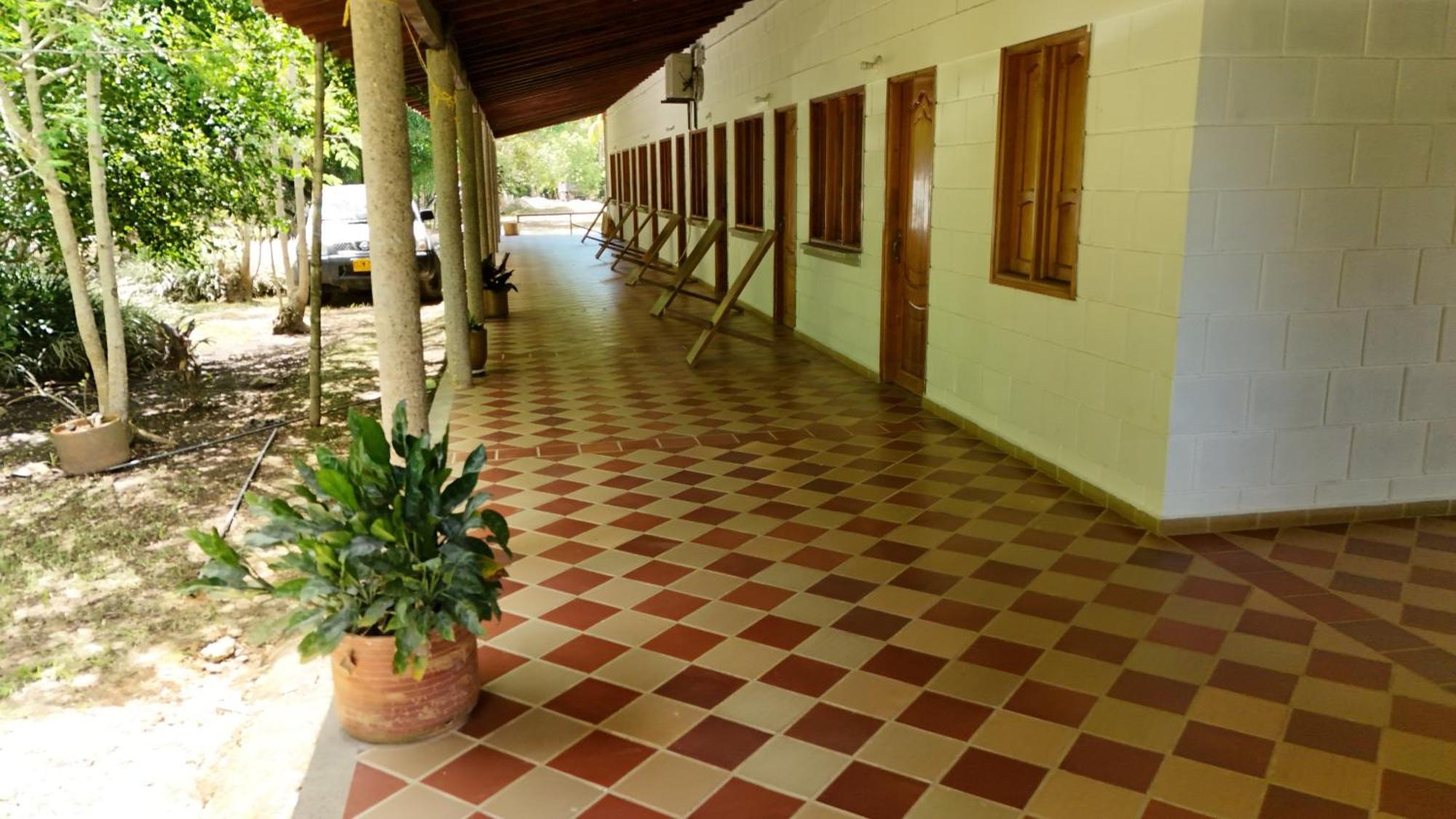 Hotel Campestre Las Cavernas La Mesa Norte エクステリア 写真