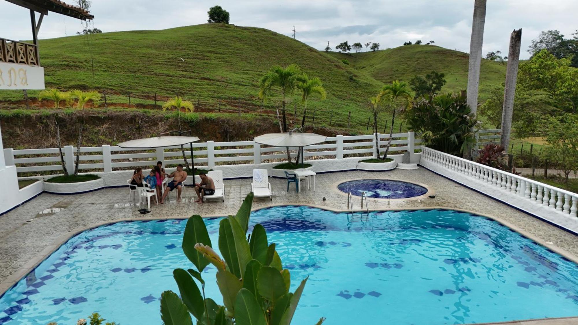 Hotel Campestre Las Cavernas La Mesa Norte エクステリア 写真